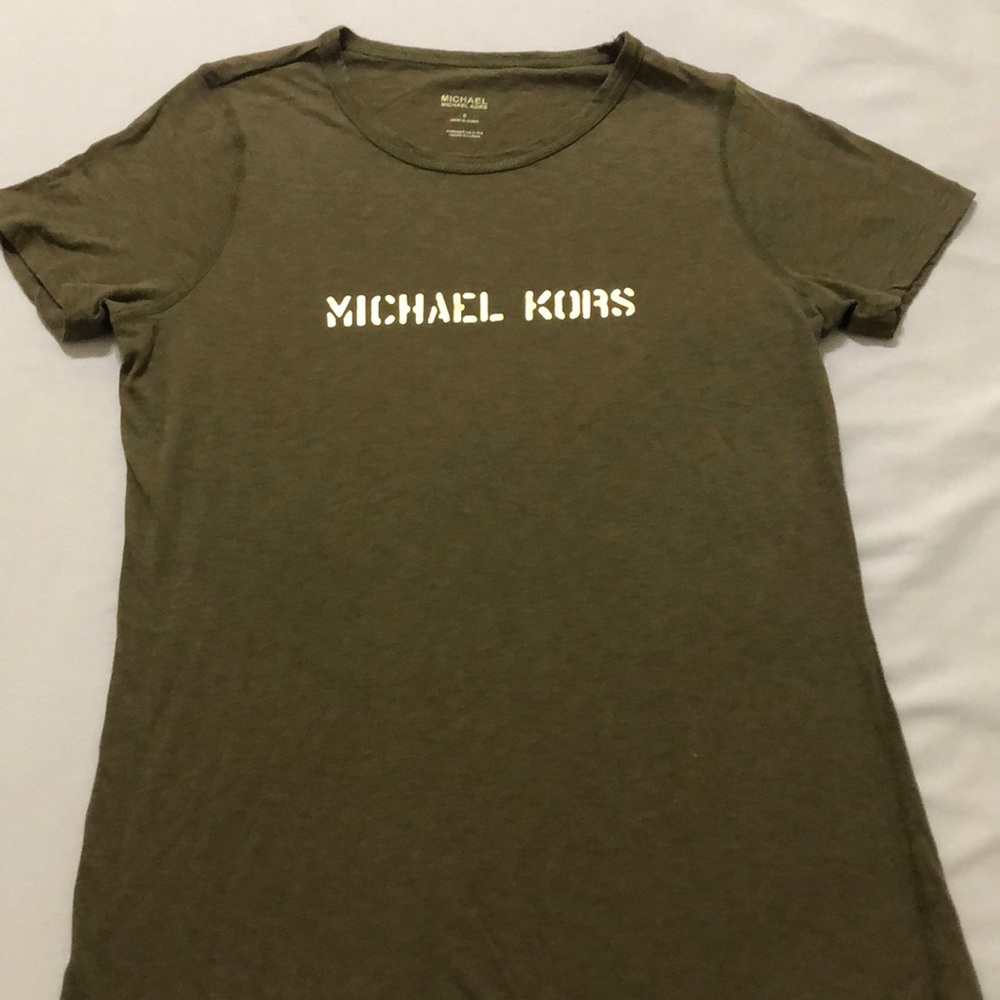 Women’s Fitted Tee